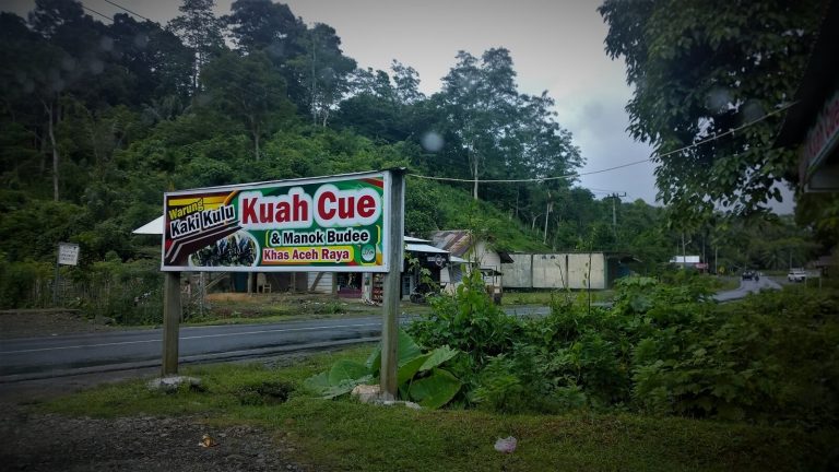 FOTO: Warung Kaki Kulu, Tempat Makan Kuah Cue Yang Wajib Di Singgahi